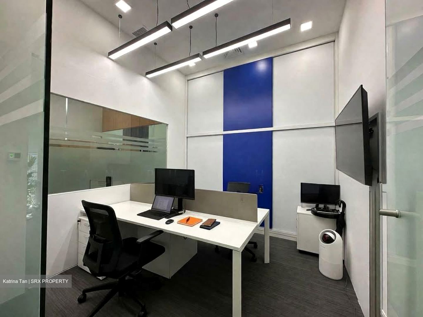 Sbf Center (D1), Office #551601111